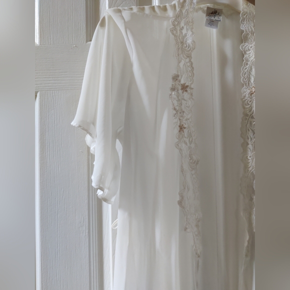 Vintage Jonquil by Diane Samandi Romantic Lace Embroidered Robe M